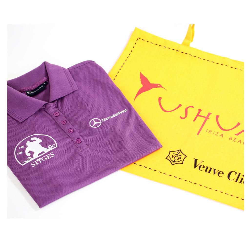 Personalización textil en Barcelona: polo bordado y bolsa con serigrafía para marcas